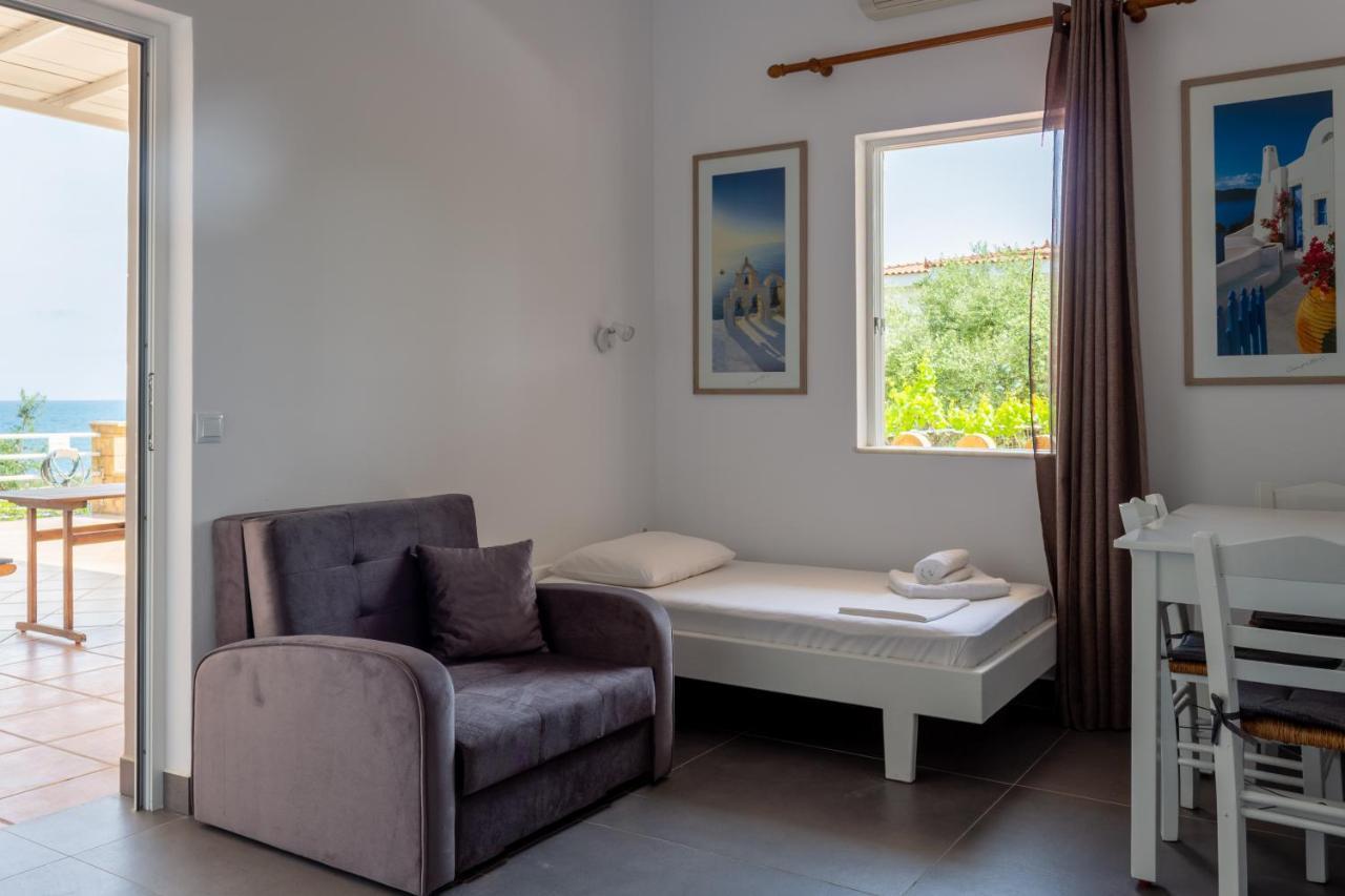 Alexandros Seaside Family Apartments & Villas - Paradise, 7' From Petalidi Kalamaki  Eksteriør billede