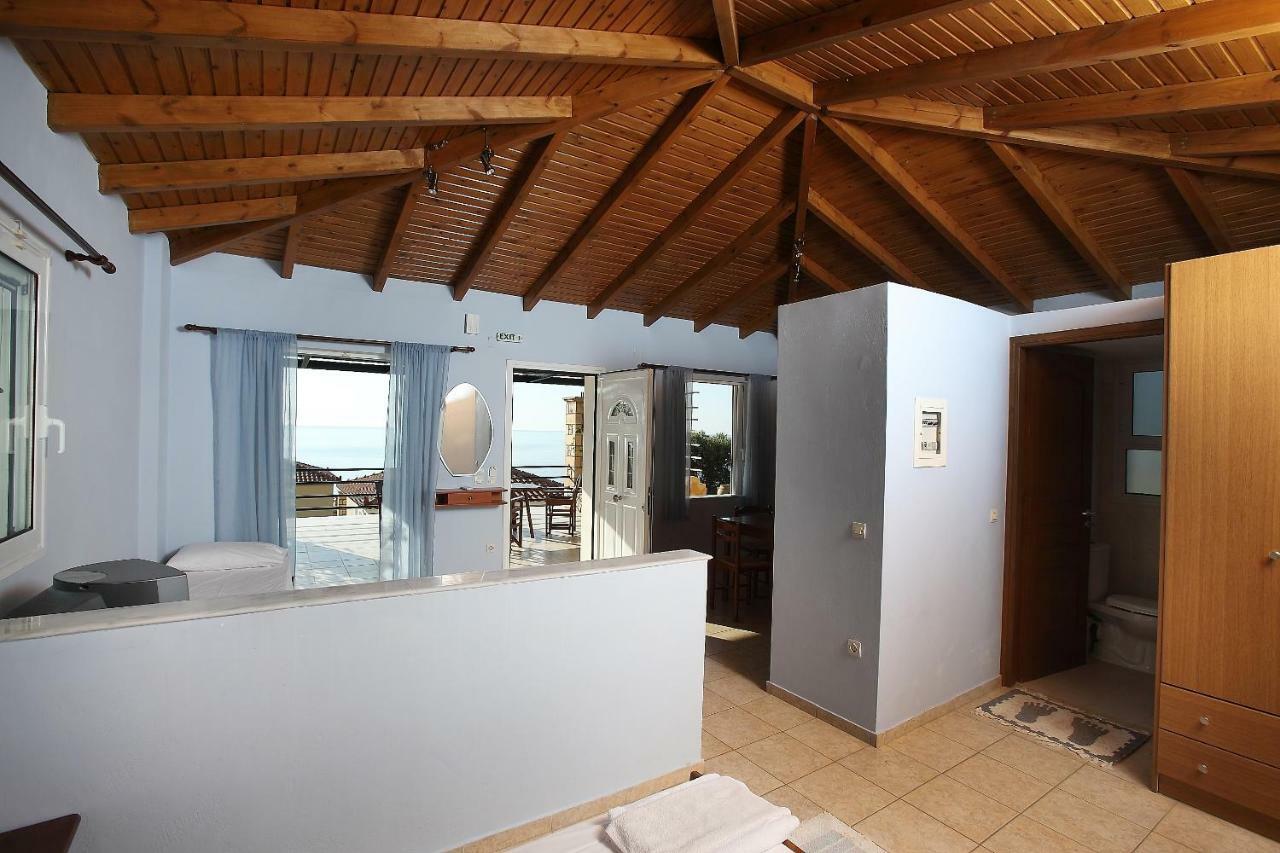 Alexandros Seaside Family Apartments & Villas - Paradise, 7' From Petalidi Kalamaki  Eksteriør billede