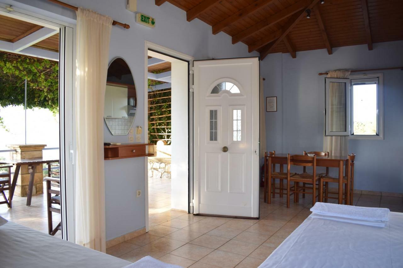 Alexandros Seaside Family Apartments & Villas - Paradise, 7' From Petalidi Kalamaki  Eksteriør billede