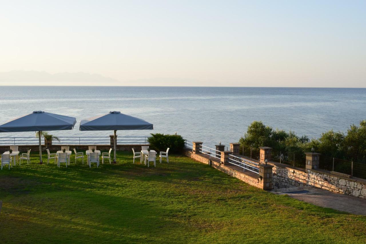 Alexandros Seaside Family Apartments & Villas - Paradise, 7' From Petalidi Kalamaki  Eksteriør billede