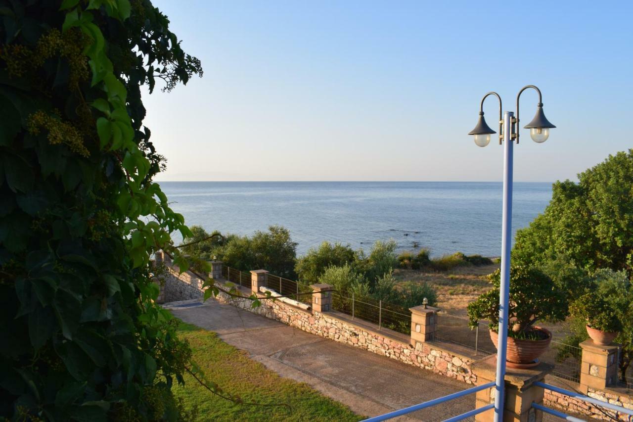 Alexandros Seaside Family Apartments & Villas - Paradise, 7' From Petalidi Kalamaki  Eksteriør billede