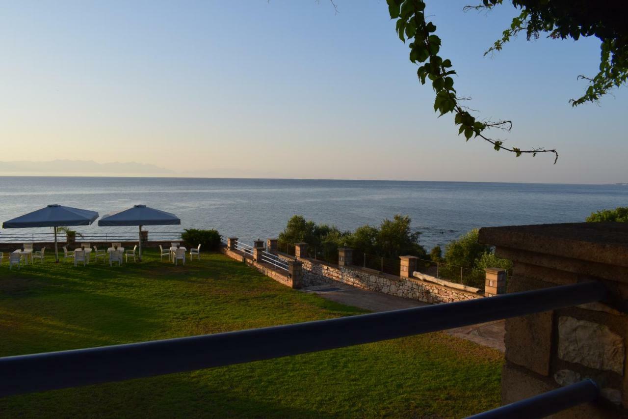 Alexandros Seaside Family Apartments & Villas - Paradise, 7' From Petalidi Kalamaki  Eksteriør billede