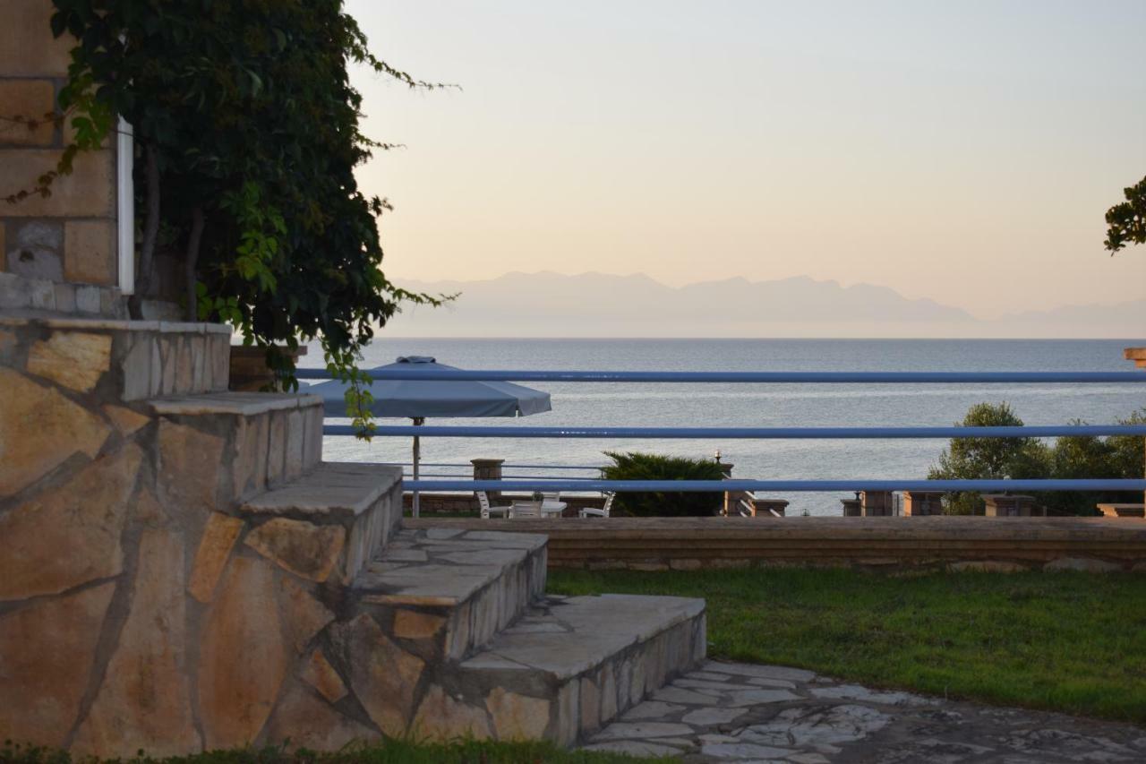 Alexandros Seaside Family Apartments & Villas - Paradise, 7' From Petalidi Kalamaki  Eksteriør billede