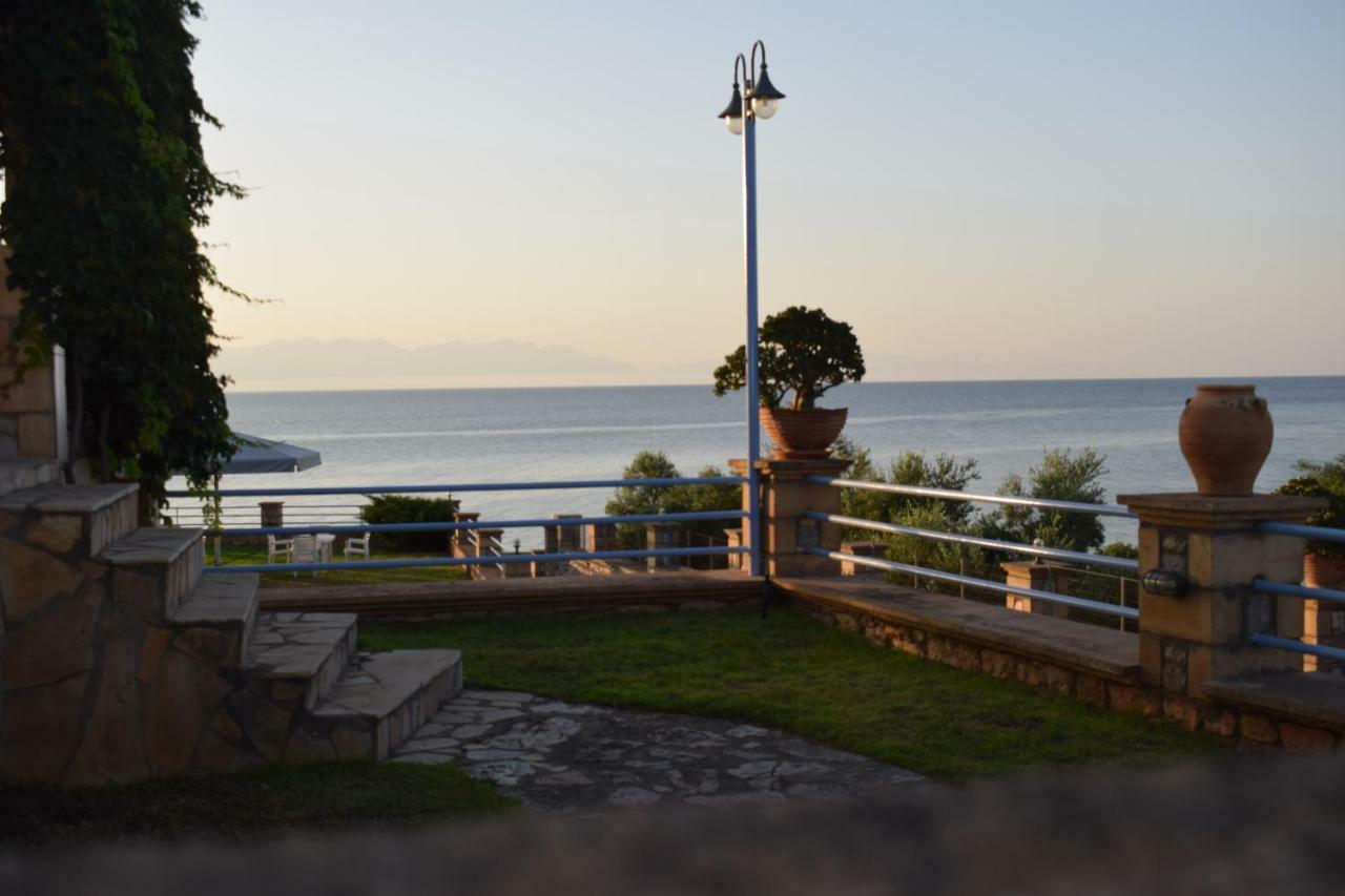 Alexandros Seaside Family Apartments & Villas - Paradise, 7' From Petalidi Kalamaki  Eksteriør billede