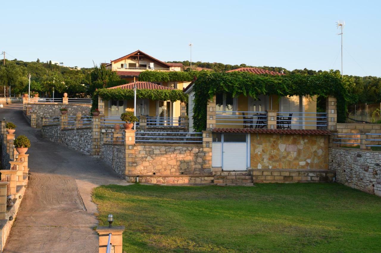 Alexandros Seaside Family Apartments & Villas - Paradise, 7' From Petalidi Kalamaki  Eksteriør billede