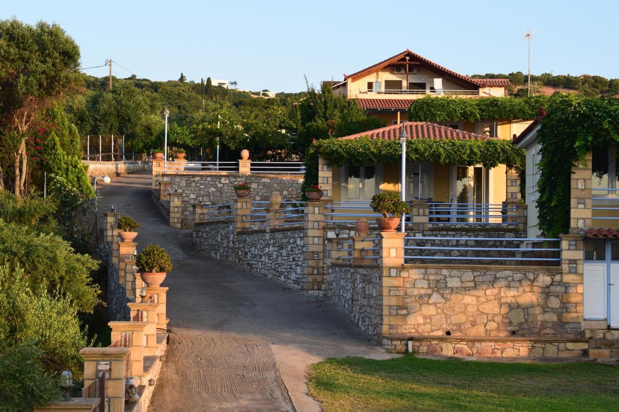 Alexandros Seaside Family Apartments & Villas - Paradise, 7' From Petalidi Kalamaki  Eksteriør billede