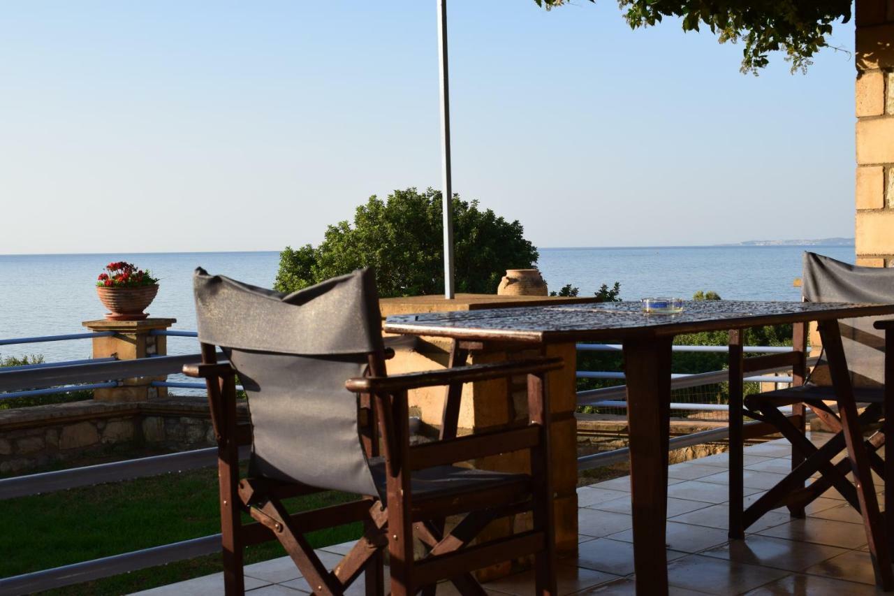 Alexandros Seaside Family Apartments & Villas - Paradise, 7' From Petalidi Kalamaki  Eksteriør billede